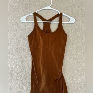 Lulu Lemon Tank Top Hour-Glass Shaping